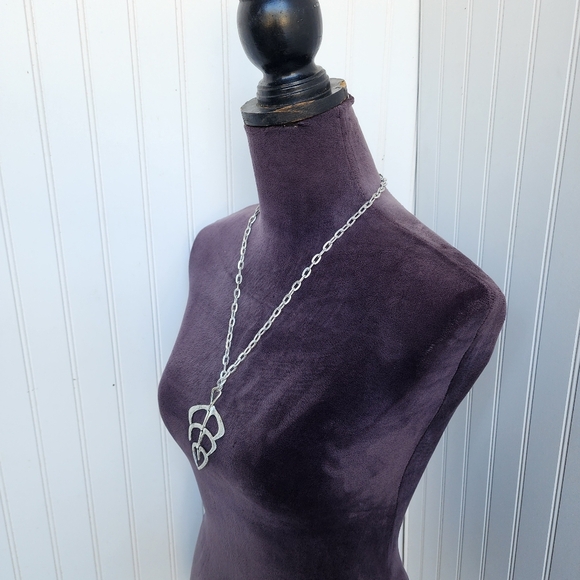Vtg SC Sarah Coventry Articulated Arrow Shaped Pendant Silver Toned 24" Necklace - Picture 3 of 11